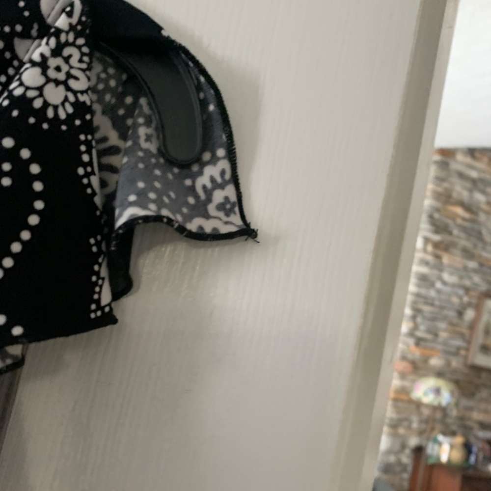 Black & White pattern dress with lace mid section - Picture 7 of 9